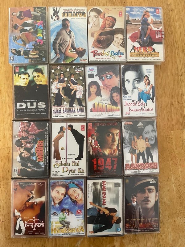Bollywood Cassettes Tapes (16 Pieces) Mix Indian Cassette, Very Good