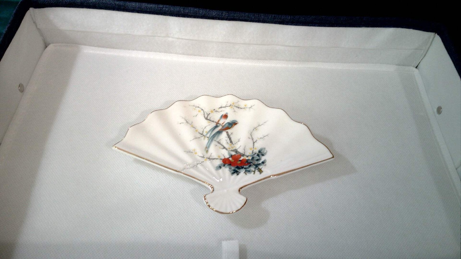 Jay Japan fine China fan shape trinket dish.