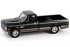 1/64 Greenlight Chevy Cheyenne C10 Short Bed 1972 Black 30546 Diecast