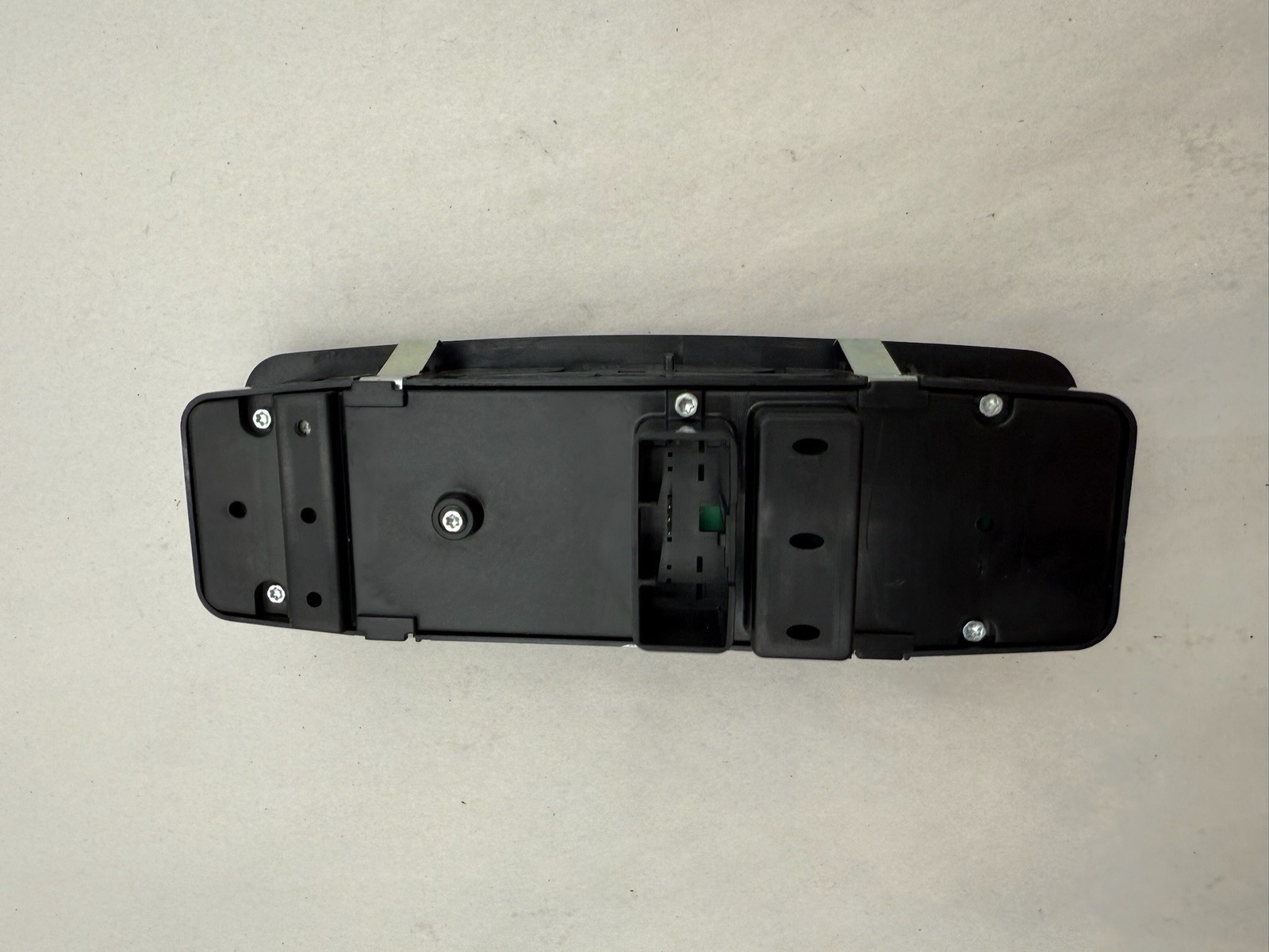 MASERATI G 2015-2024 DRIVERS SIDE FRONT WINDOW SWITCH 670025406 GENUINE