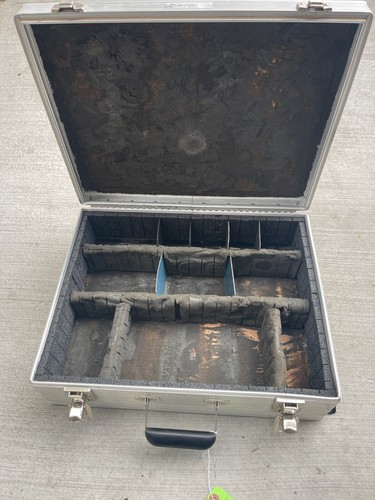 Aluminum Carrying Hard Case 18 1/4 X 14 1/4 X 6 - Picture 8 of 12