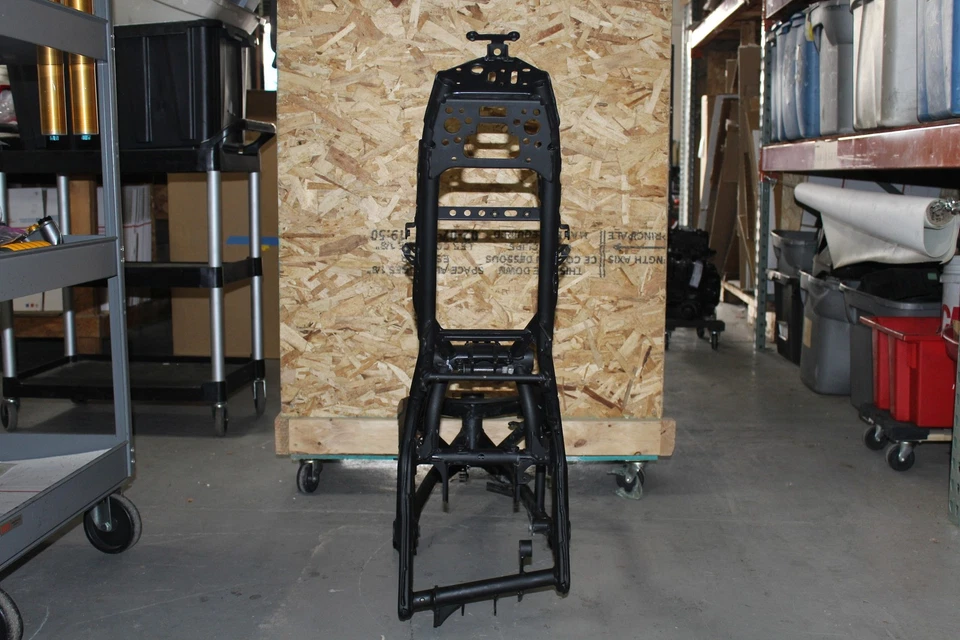 Chasis cuadro principal Yamaha YZF R3 19-21 RECTO SIN PIEZAS TTL SOLAMENTE Foto 4 de 4