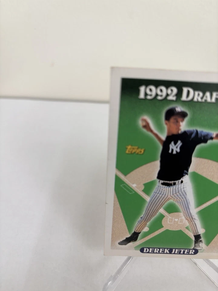 1993 Topps - Derek Jeter #98 (RC) 1992 selección del draft Yankees de Nueva York en muy buena condición Foto 3 de 4