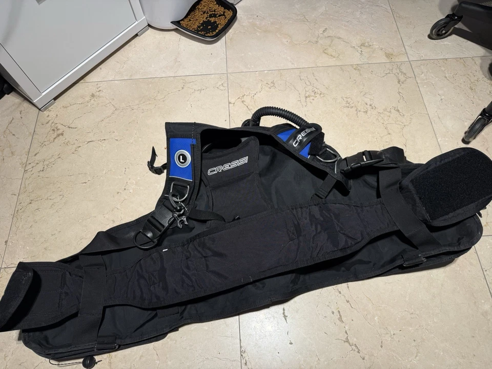 Chaleco de buceo compensador de flotabilidad Aquapro 5r Cressi con bolsillos de peso BC / BCD Foto 2 de 4