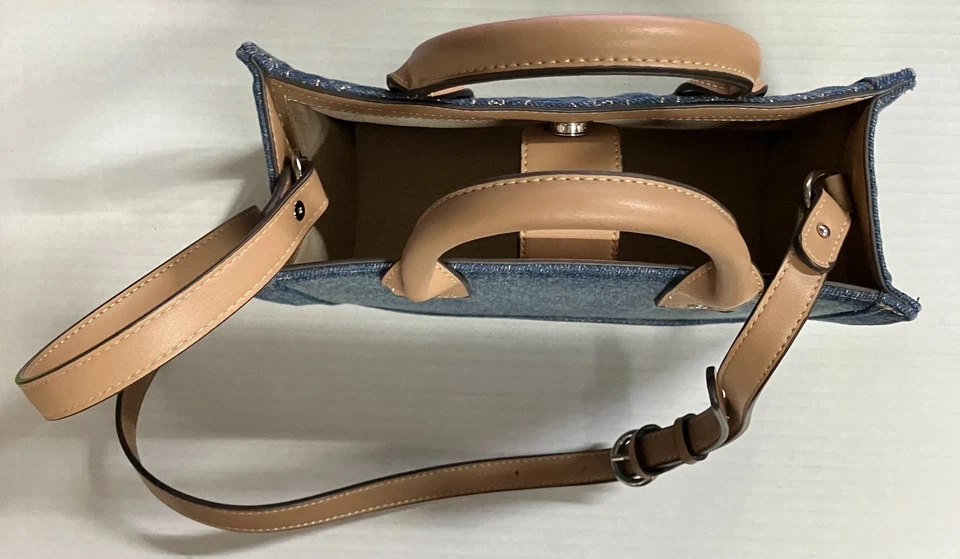 Женская стеганая сумка-подкова True Religion из темной джинсовой ткани через плечо (GD) - Изображение 4 из 4