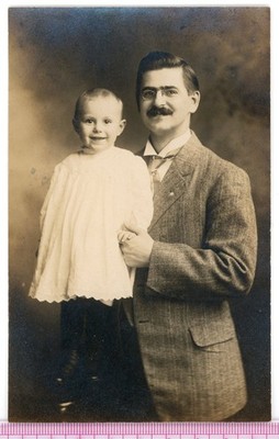 wd2 Vintage  Antique Photograph Man Baby Portrait 707a