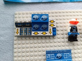 LEGO 6983 Ice Station Odyssey SPACE ICE PLANET 2002