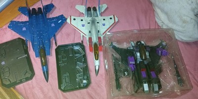 Transformers Starscream Robot Hero Oversize Masterpiece