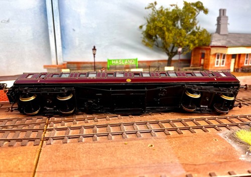 Lawrence Scale Models 4mm Scale kit built LMS Passenger Coach - Picture 11 of 11