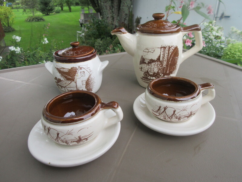 44 little girl doll tea set Canada Beauce country cottage 1 teapot lid
