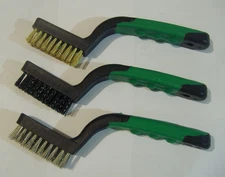 LOT OF THREE BRASS, STAINLESS STEEL & NYLON DETAIL BRUSH