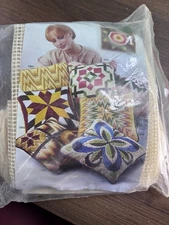 Artcraft Concepts Needlepoint Yarn Canvas 2801 Pillow Clover Leaf Craft Kit