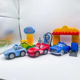 Disney Pixar Cars LEGO Duplo Set 5815 Flo's V8 Cafe Doc Hudson McQueen 2010