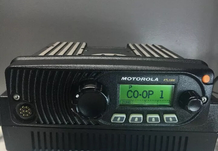 Motorola XTL1500 UHF 450-520MHz P25 Digital Radio M28SSS9PW1AN