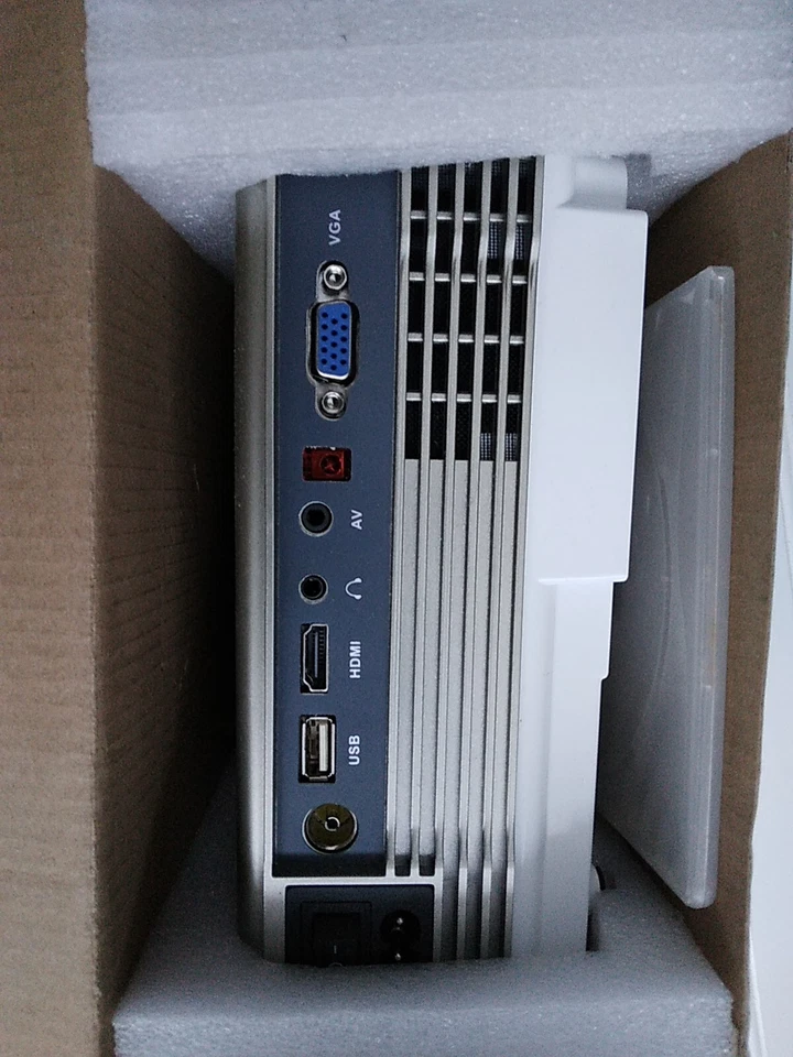 Caiwei Android 7.1 Projector WIFI BT HD Portable Mini Home Cinema 1080P HDMI LED - Image 3 of 3