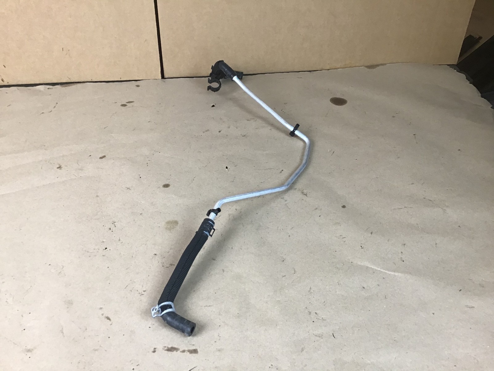 Audi R8 2022 Cooling Coolant Expansion Tank Air Vent Hose Pipe Line 18-23 ;:O