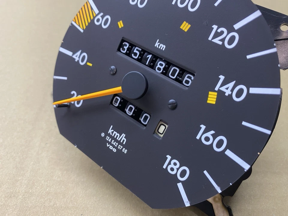 Mercedes W124 Tacho Meter 180 KM/H Kombi Instrument 1245420766 - Bild 2 von 3