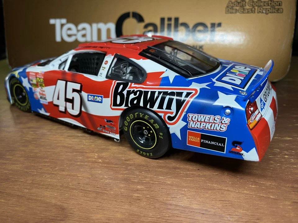 Banco de autos de carreras Team Calibre 1:24 Die Cast NASCAR Kyle Petty #45 Georgia Pacific Foto 4 de 4