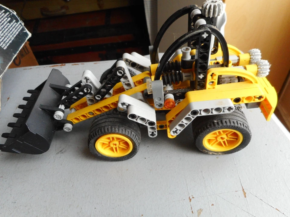 LEGO Technic 8271 Wheel Loader, photo 4 sur 5