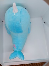 USED Fingerlings HUGS Nikki (Blue Glitter) Interactive Plush Narwhal WowWee