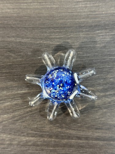Pisapapeles Dynasty Gallery Blue Glow in the Dark Glass Pulpo, vidrio soplado a mano - Imagen 6 de 13