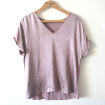 Size M (EU 38) - German HALLHUBER DONNA Women's Violet Silky Stretchy V-Neck Top