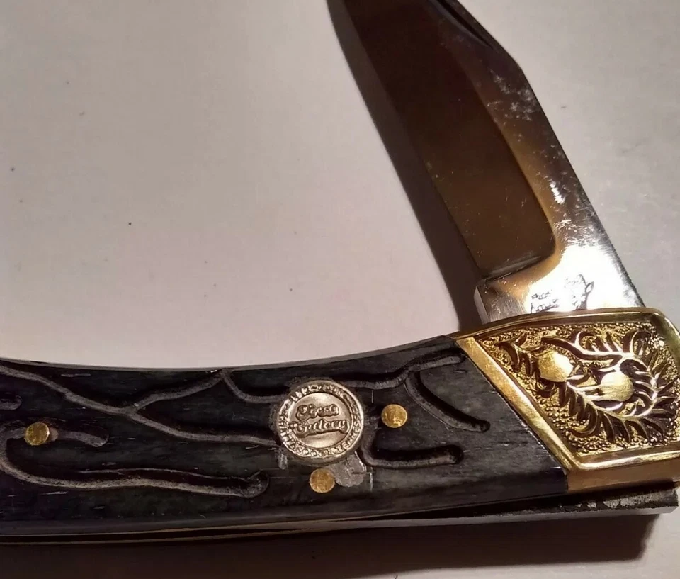 Bear Hunter Worm Groove Collectors 4 " Stainless w/Embossed Brass * SALE * - Image 4 of 4