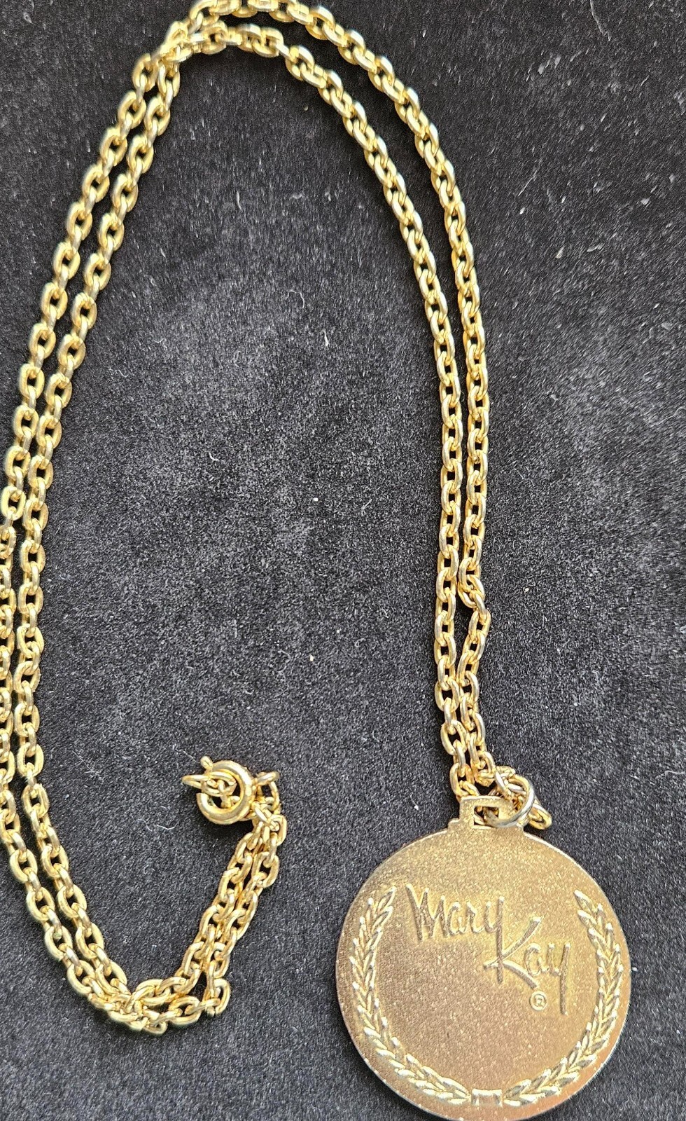 Vintage Medallion MARY KAY 23 Inch Chain Necklace Gol… - Gem