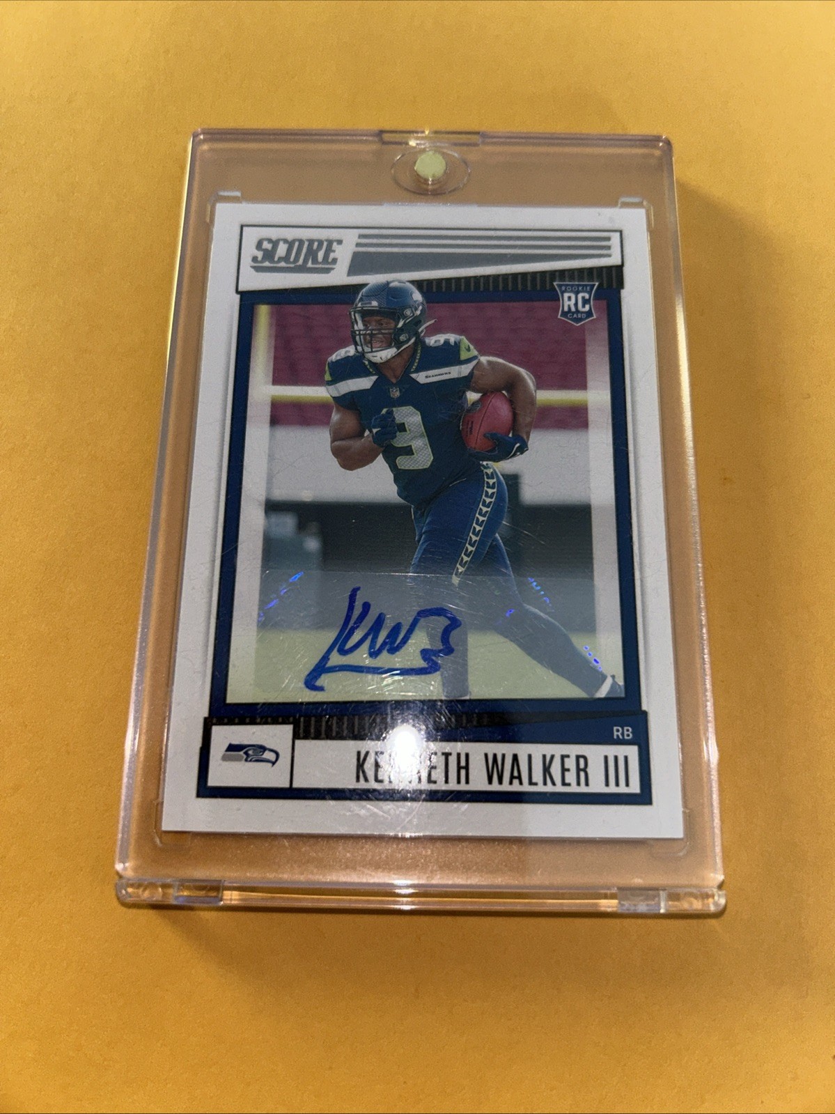2022 Score - Rookies Kenneth Walker III #329 Signatures (AU, RC)