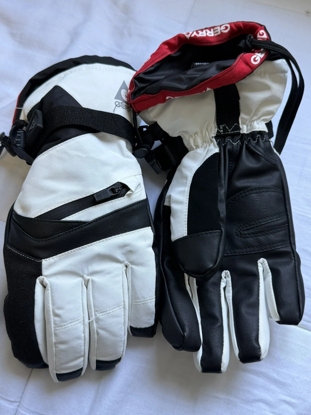Gerry Cold Weather Activity Gloves M / L Snow Ski Thinsulate
Opens in a new window or tab