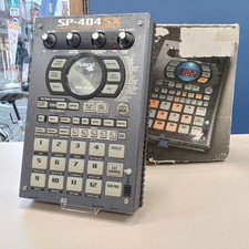 Roland SP-404SX Linear Wave Sampler DJ Workstation Compact 12 Pads SD Adapter