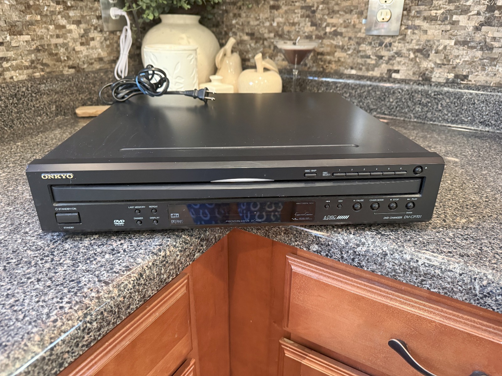 Onkyo DV-CP701 6 Disc Changer DVD/CD Player