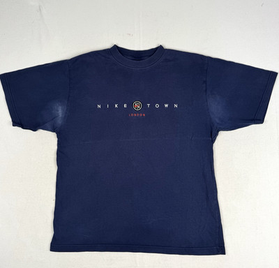 Nike Town London Tshirt Embroidered Centre Spellout Logo Vintage 90s Herren S