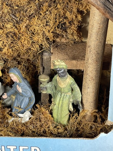Vintage 11 Pc Hard Plastic Nativity Set Wood Stable Creche, Made in Taiwan EUC - Picture 6 of 16