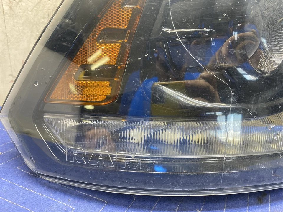 Faro halógeno derecho Dodge Ram 1500 Sport 2013-2018 OEM bi función (b3) Foto 3 de 4
