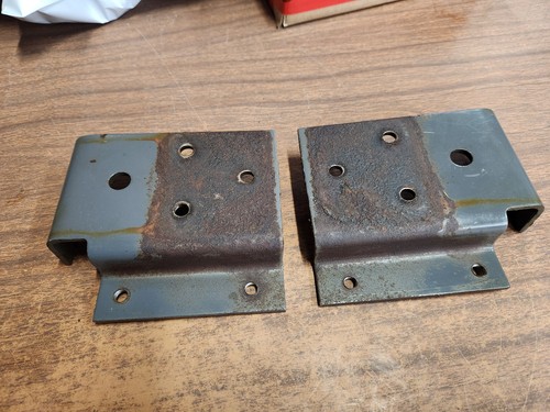 Scotts by Murray Model 42502X8 Lawn Tractor Transaxle Brackets 94184 94185 - Picture 3 of 4