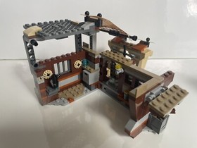 Pre-owned Lego Star Wars Encounter on Jakku 75148