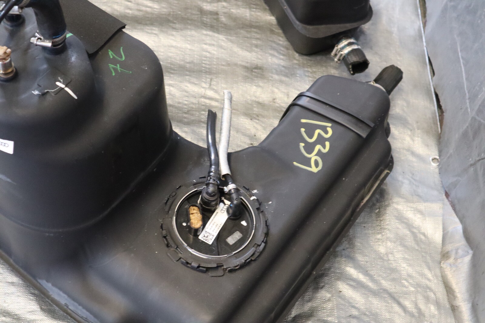 2014 AUDI R8 V8 QUATTRO AWD 4.2L OEM EXTERIOR FUEL TANK #1339