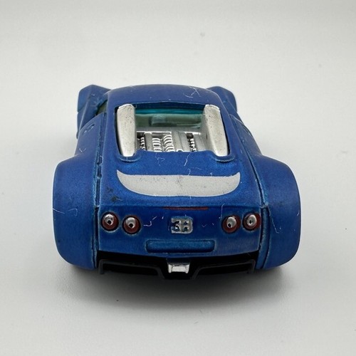 2005-2011 Bugatti Veyron 16.4 Collectible 1/64 Scale Diecast Diorama Model - Picture 2 of 6