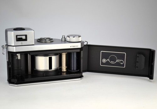 SOVIET USSR "HORIZON" PANORAMIC 35mm CAMERA WITH COLLECTIBLE S/N 7001717 - Picture 6 of 14