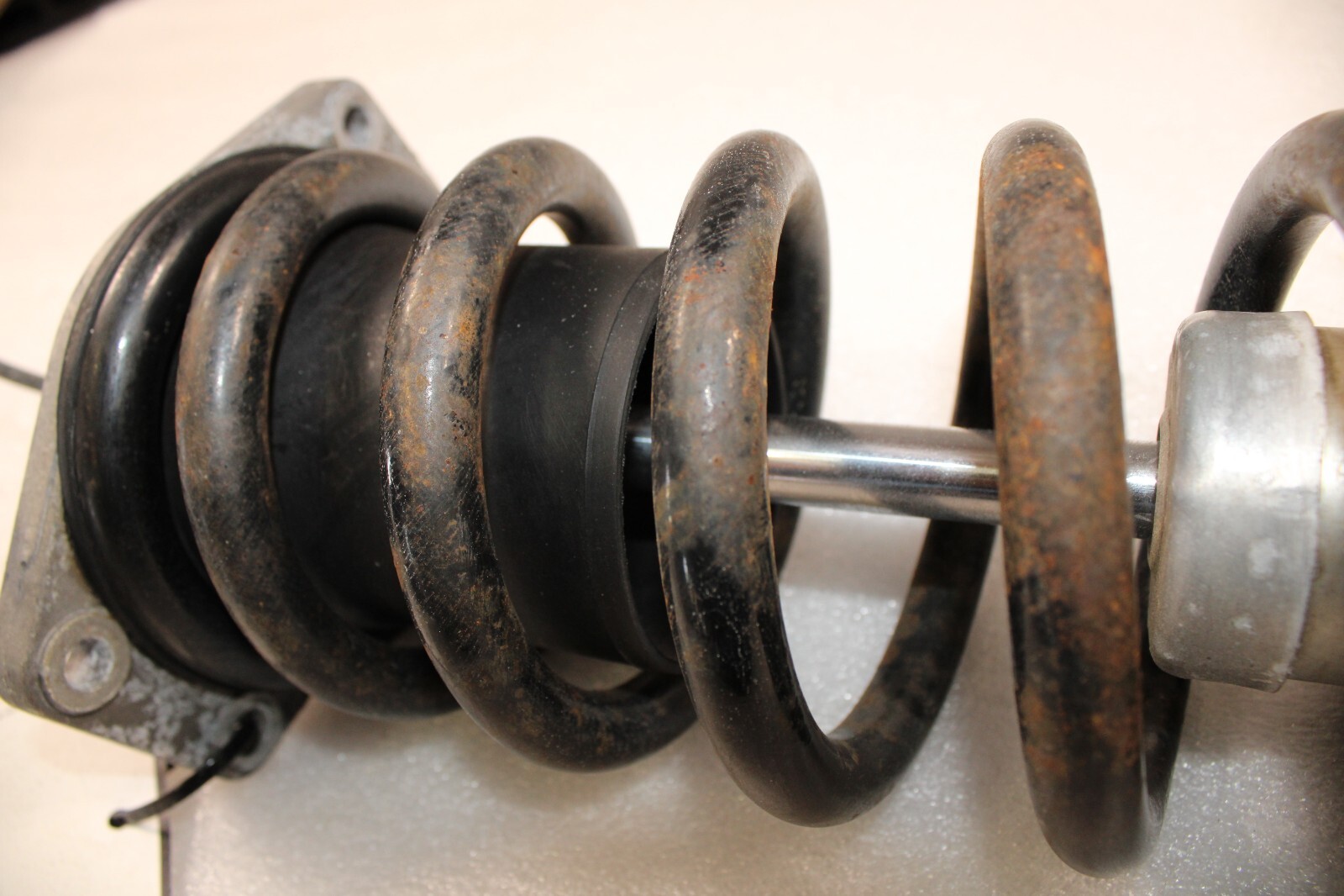 Maserati Granturismo, Rear Shock Absorber, Flood Car, Used, P/N 286946