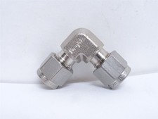 248027 New-No Box; Swagelok SS-400-9 Union Elbow 90Deg; SS-316; 1/4" Tube