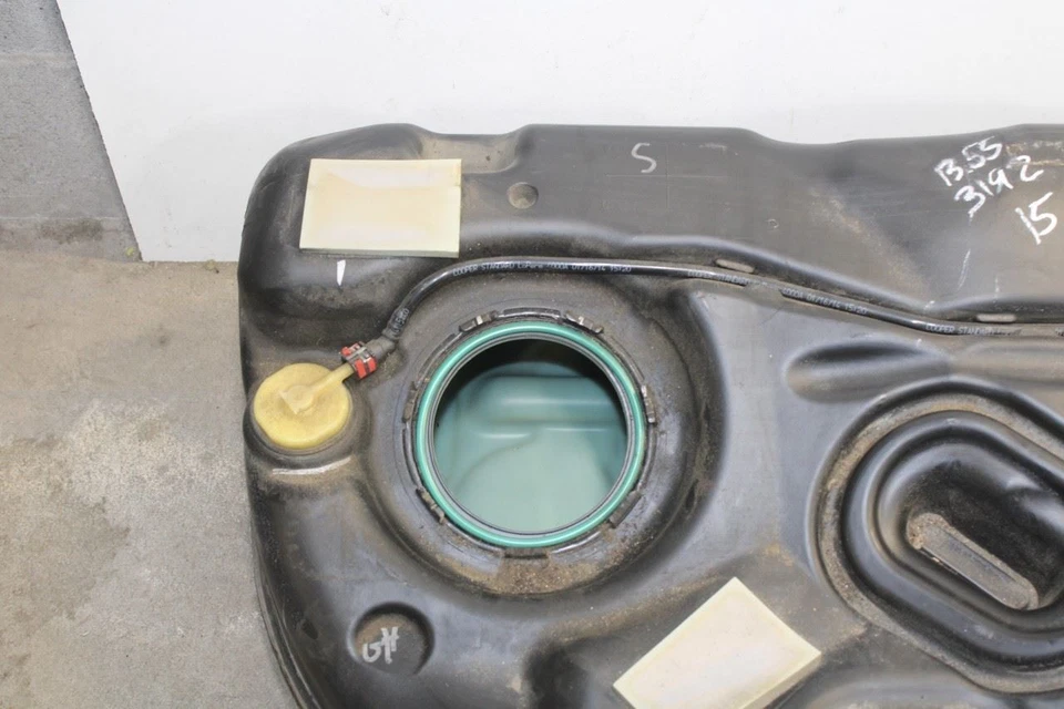 Dodge Challenger 2011-14 tanque de gasolina de 3,6 L 19,5 galones estadounidenses con escudo 68102695AF Foto 2 de 4