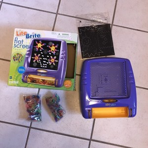 LITE BRITE FLAT SCREEN BATTERY POWERED HASBRO  2006