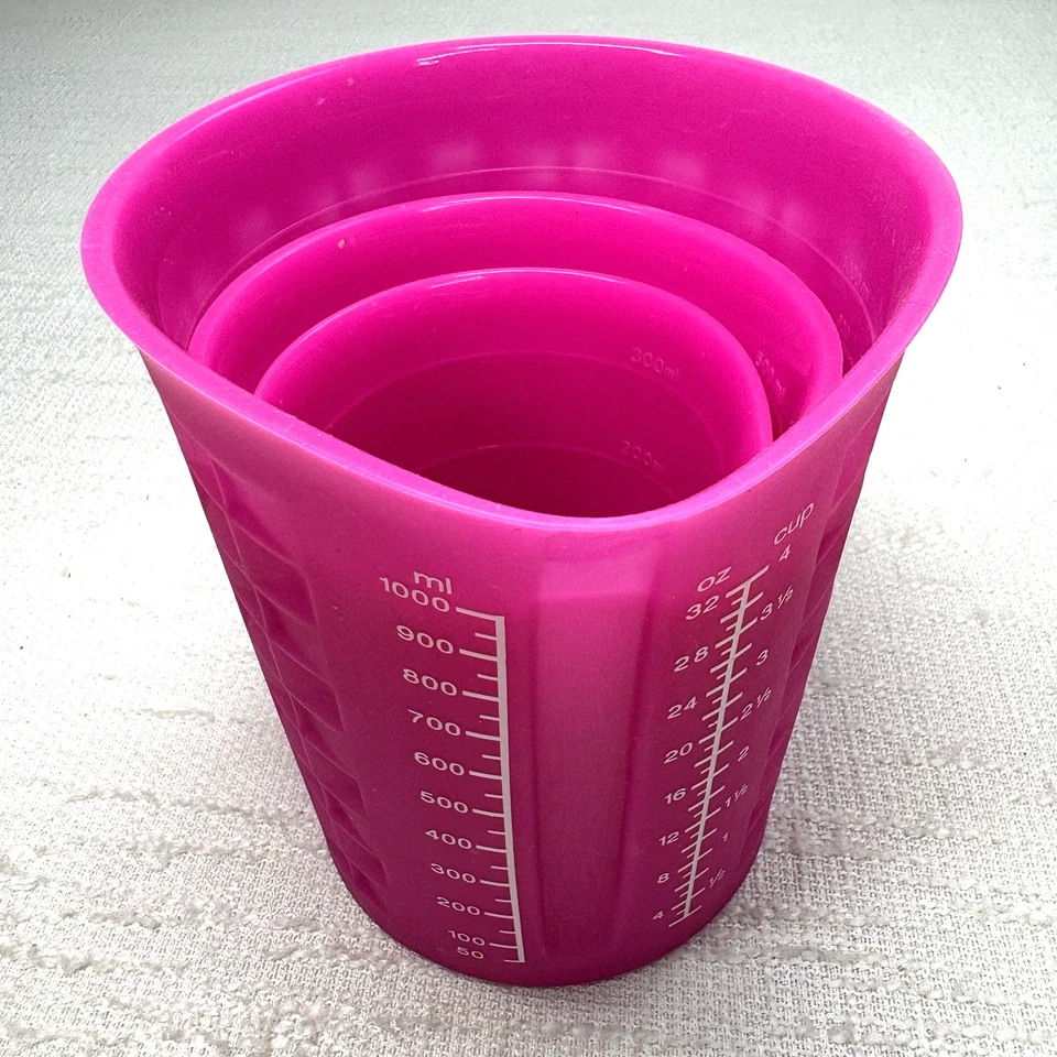 粉色硅胶量杯 3 件套嵌套柔性耐热厨房 — 第 2/4 张图片