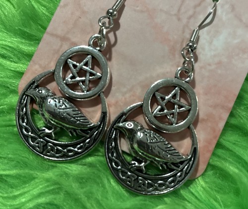 Silver Star & Crow Earrings. Unique, Party, Cute, Festive, Shiny, Halloween - Picture 2 of 6