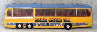 CORGI 35302 1:50 BEDFORD VAL COACH BEATLES MAGICAL  MYSTERY TOUR BOXED