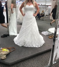 Wedding Dress Size 10 New David’s Bridal Belt and Veil included!