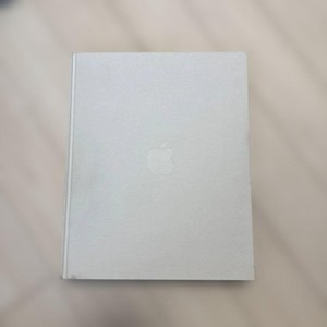 【お値下げ】Designed by Apple in California（小） Designed by Apple in California' book released in $200 and $300