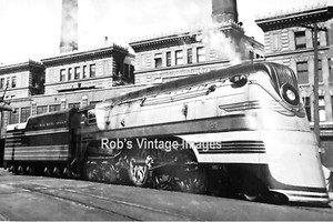 Milwaukee Road Photo Hiawatha F7 Art Deco Steam Locomotive 104 CMSP Railroad